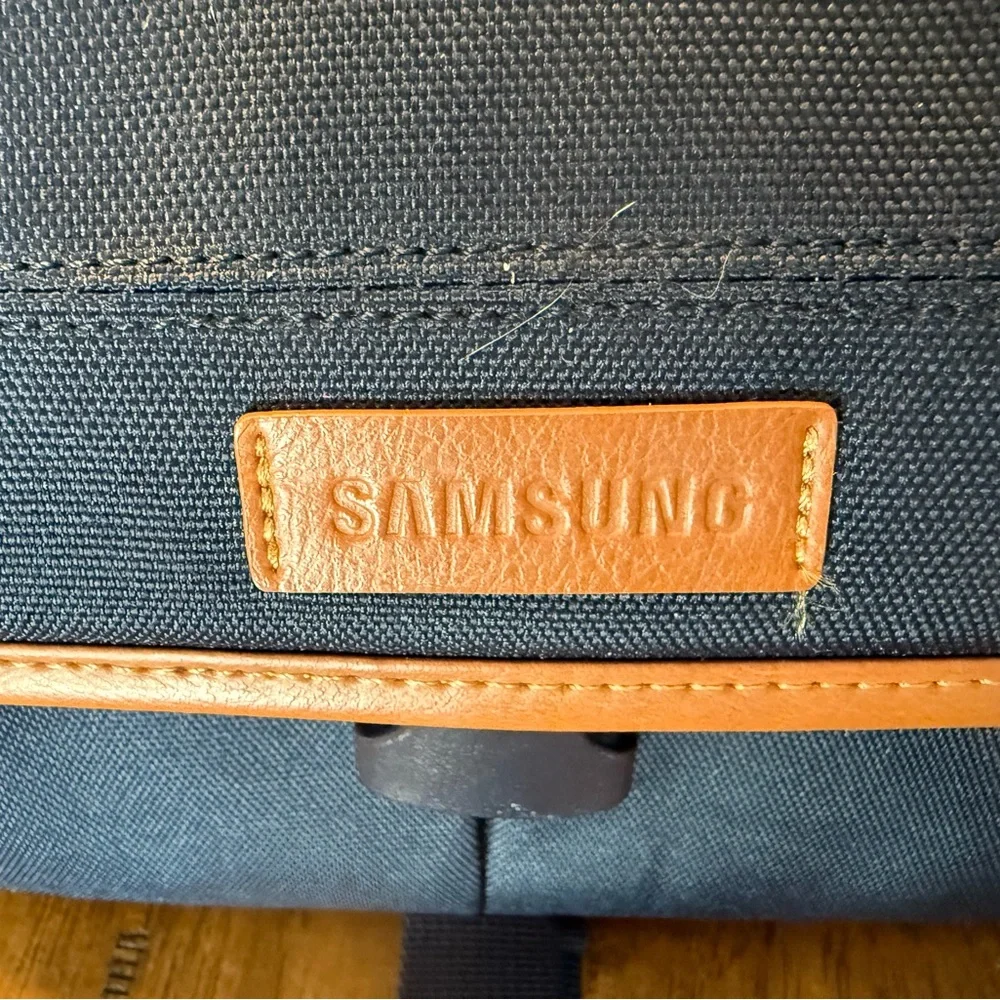 Samsonite Navy and Tan Men's Messenger Bag
